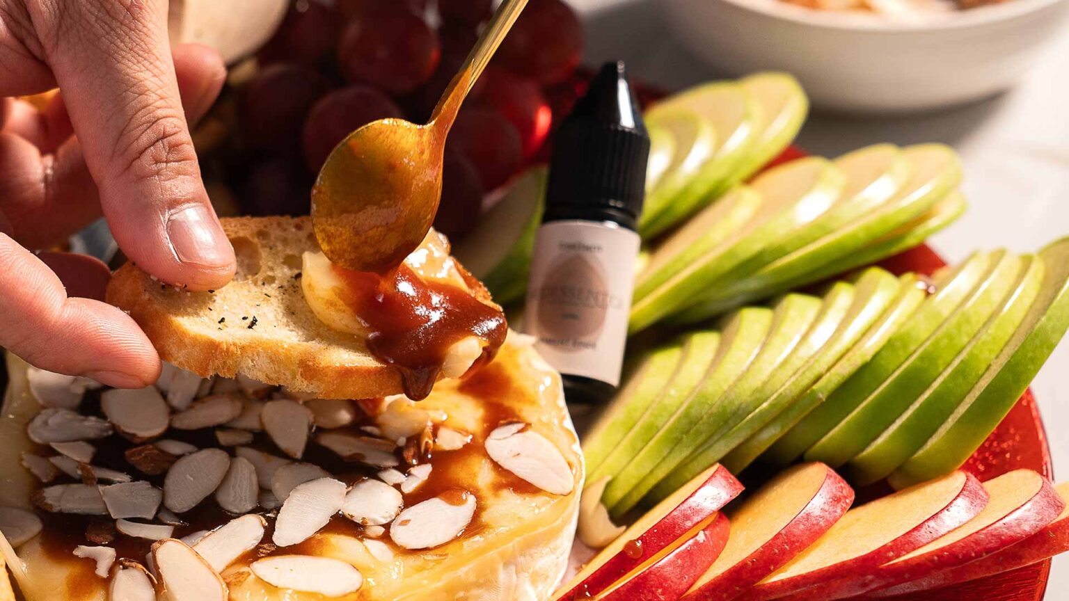 Holiday Treat Sweet ‘n Spicy Caramel Drizzle Hedessent