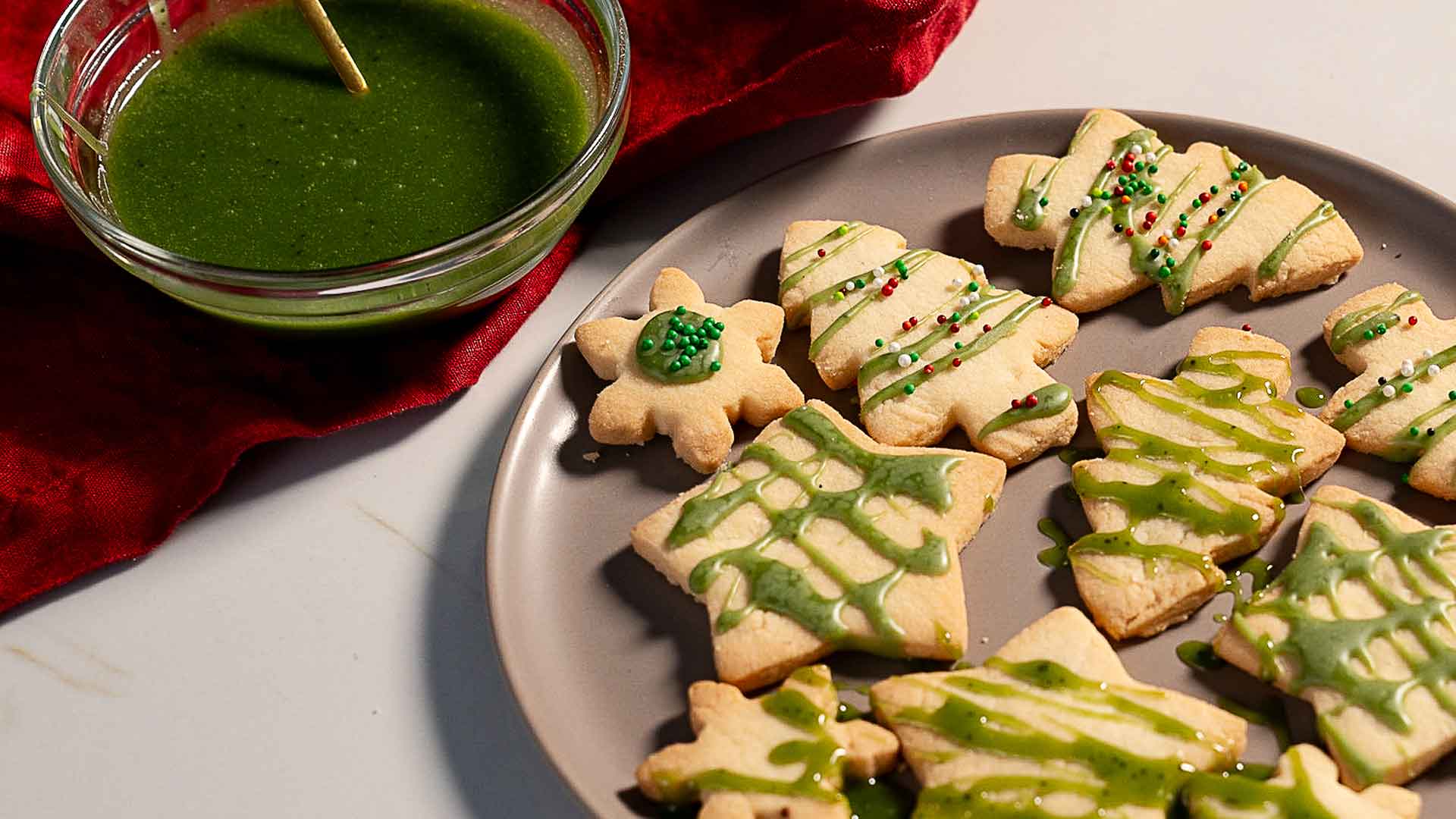 Matcha Dipped Shortbread Cookie